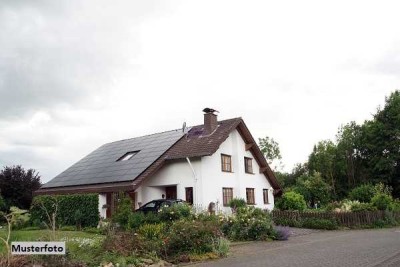 Freistehendes Einfamilienhaus mit Garage - provisionsfrei
