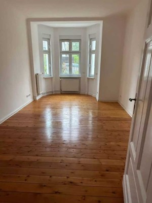Helle 2-Zimmer Wohnung im 1. OG in Berlin-Tempelhof