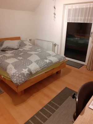 1-Raum-Dachgeschosswohnung mit EBK in Peißenberg