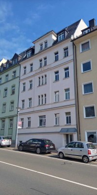 Sanierte 3 Zimmer Maisonette Wohnung mit EBK in der Neundorfer Vorstadt!