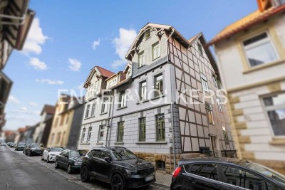 MODERNISIERTE 3-ZIMMER-WOHNUNG MIT BALKON IM STILVOLLEN ALTBAU MITTEN IN DER STADT