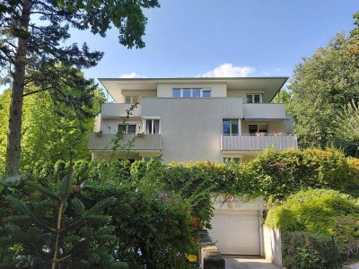 Penthouse-Wohnung im gesamten obersten Stockwerk mit einer rundumlaufenden Dachterrasse in Baden