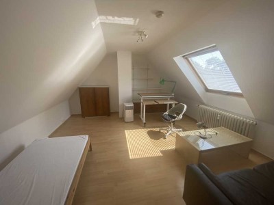 Helle, möblierte 1-Zimmer-Wohnung mit Keller und Garten