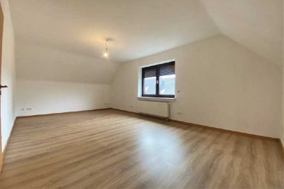 Schöne 2,5-Zimmer-Dachgeschosswohnung mit EBK in Bottrop