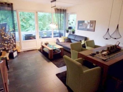 Freundliche und modernisierte 2-Zimmer-Terrassenwohnung mit Einbauküche in Bremen