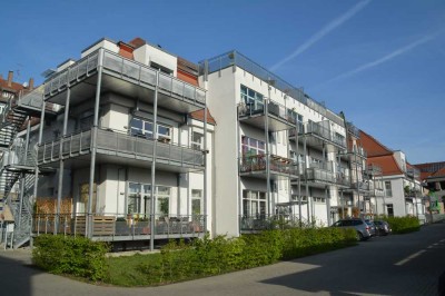 Lichtdurchflutete 3-Zimmer-Wohnung mit grünem Minigarten in Fürth