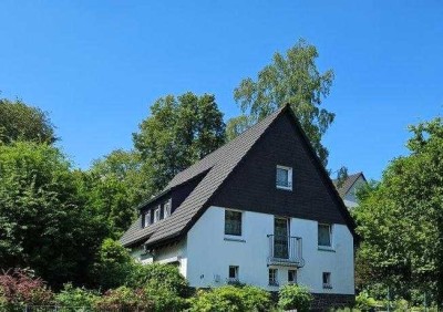 *** Solides freistehendes Einfamilienhaus Honsel/Worth ***