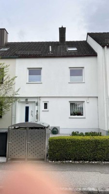 6-Zimmer Reihenhaus in Feldmoching zu vermieten