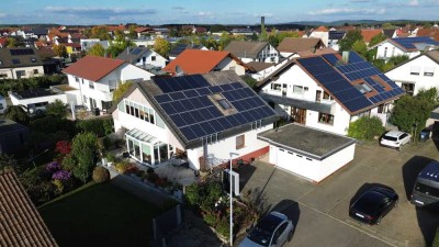 ☆Idyllisches Ein-/Zweifamilienhaus mit Innenliegendem Pool und 80% Autarkie☆