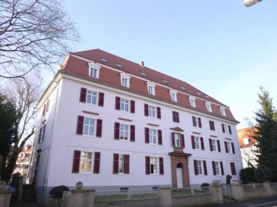 Schöne 2 ZKB-Wohnung in einem denkmalgeschützen Haus in bester Lage von Worms