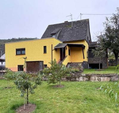 Ideales Mehrgenerationenhaus - Hochwertiges Zweifamilienhaus in Oberfell