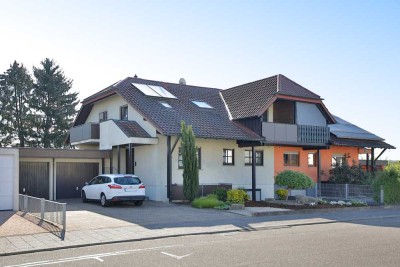 Selbst einziehen oder vermieten: Top gepflegte 2-Zimmer-DG-Wohnung mit Gartenanteil und Garage