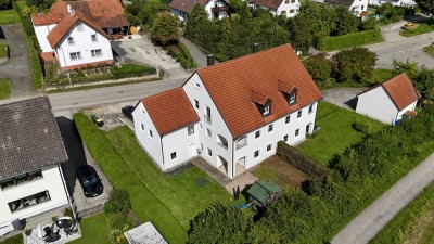 Charmante Hang-Doppelhaushälfte mit großem Garten bei Wolnzach