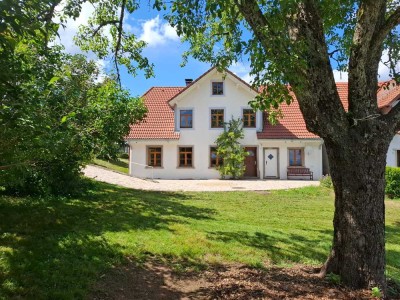 Charmantes Bauernhaus in traumhafter Randlage mit Alpenblick zu vermieten. Görwihl