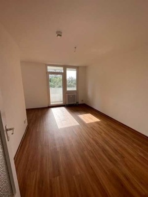 Praktisch geschnittene 1-Zimmer-Wohnung mit Balkon zu vermieten!