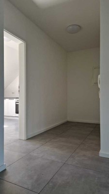 Moderne Dachgeschosswohnung mit Charme – 4 Zimmer, lichtdurchflutet & saniert