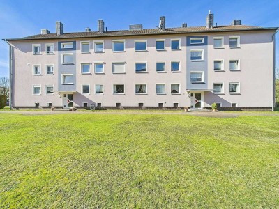 Helle 2-3 Zi. Wohnung mit Balkon im 1 OG.