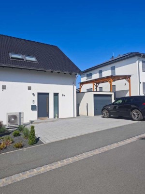 Neuwertige Doppelhaushälfte zu vermieten
