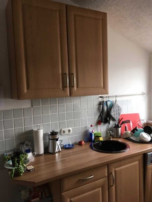Schöne ruhige 2 Zimmer Küche Bad -Dachgeschosswohnung komplett möbliert in Saarbrücken