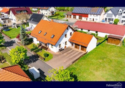 Charmantes Familiendomizil! Gepflegtes ZFH mit traumhaftem Grundstück in ruhiger Lage