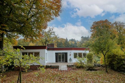 Mölln: Ruhige Lage, viel Raum ‒  Wohnen auf zwei Ebenen mit Garten, Einliegerwohnung und Waldnähe!