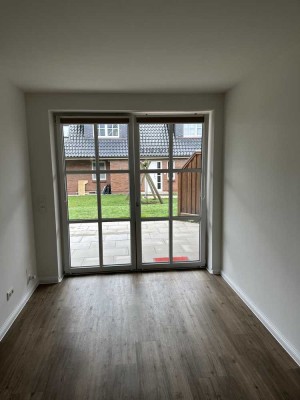 Moderne, helle 2-Zimmer-EG-Wohnung mit großer Terrasse
