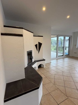 Großzügige Maisonette-Wohnung mit Terrasse, Kaminofen & Grill  in Aschaffenburg-Schweinheim