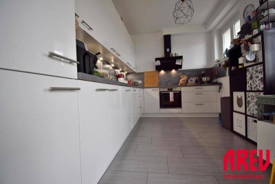 SCHÖNE 4 ZIMMERWOHNUNG MIT GROSSER TERRASSE NAHE DER DONAU!
