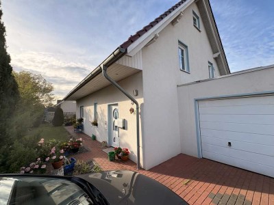 Sonnendurchflutetes Familienidyll mit Kamin, Garten & Garage