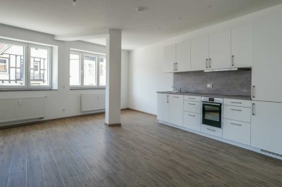 Erstbezug nach Sanierung mit EBK: Stilvolle 3-Zimmer-Wohnung mit geh. Innenausstattung