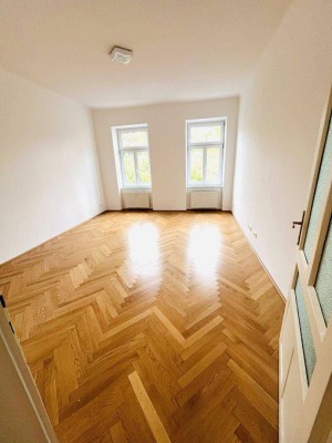 Charmante - 2 Zimmer Altbau-Wohnung, vis-a-vis Park, im 17. Bezirk!