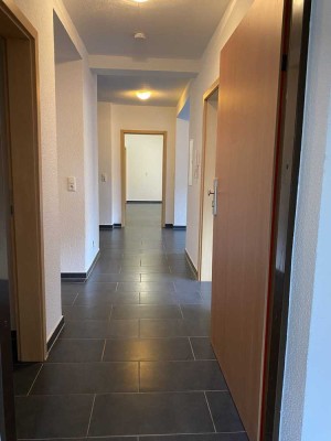 Renovierte 5-Zimmer-Wohnung im 2. OG in Idar-Oberstein