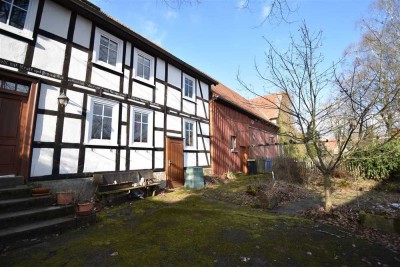 Idyllisches Fachwerk-Bauernhaus mit sehr großem Garten und zwei Ferienwohnungen in Rhadern