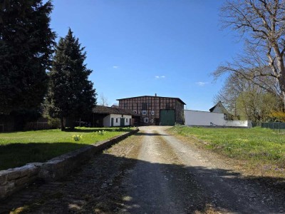 Schöner ruhiger Resthof mit 2 Wohneinheiten, Scheune und Stallungen