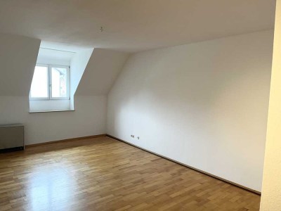 Günstige, modernisierte 2-Zimmer-Wohnung mit Einbauküche in Rittersbach