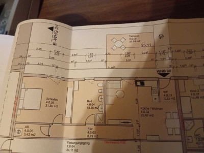 595 € - 77 m² - 2.0 ZKB mit eigenem Garten, eigener Zufahrt und Tageslicht Bad.