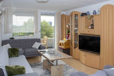 Lichtdurchflutete 3,5-Zimmer-Wohnung mit Balkon – ideal für individuelle Wohnideen in Reutlingen