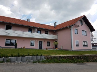 Traumhafte 2-Zimmer-DG-Wohnung in Sankt Oswald-Riedlhütte mit Blick zum 18 Loch Golfplatz