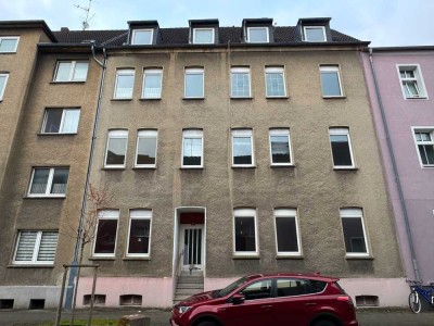 Freigezogenes & sanierungsbedürftiges Mehrfamilienhaus in Schalke