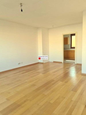 GEMÜTLICHE 2-ZIMMERWOHNUNG MIT LOGGIA, ALLE NEBENRÄUME UND GARAGENSTELLPLATZ IM EIGENTUM