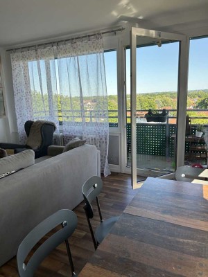 Schöne 3-Zimmer-Wohnung mit großem Balkon und moderner Küche zur Übernahme