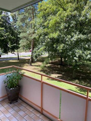 Stilvolle, modernisierte 2-Zimmer-Wohnung mit Balkon und EBK in Bamberg