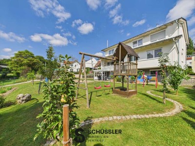 Generationen vereint – Modernisiertes Zweifamilienhaus mit Charme & Möglichkeiten in Albershausen
