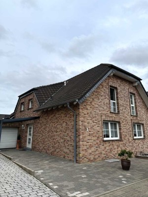 Elegant gelegenes Zweifamilienhaus in Aldenhoven