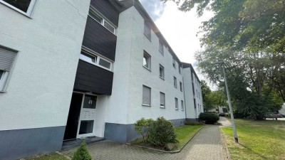 * Provisionsfrei ! * Vermietete, modernisierte 2,5-Raum Wohnung mit Balkon im Gepflegten Haus !