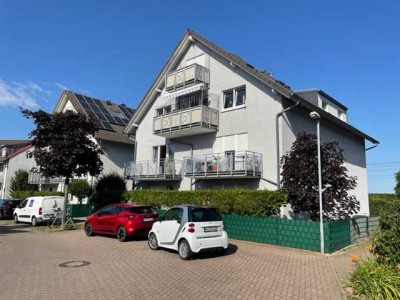 Schicke, helle 3-Zi.-Maisonetten-Wohnung mit 2 Bäder u. direkter Straba-Haltestelleell