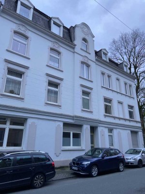 *** Schöner Altbau *** 2 Zimmer Wohnung ***