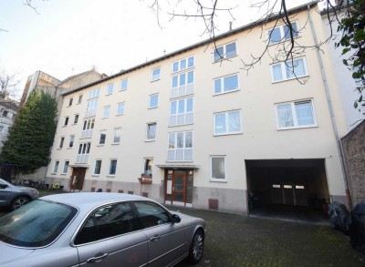 Provisionsfrei - Leerstehende 3-Zimmer-Wohnung mit Stellplatz in Köln-Nippes