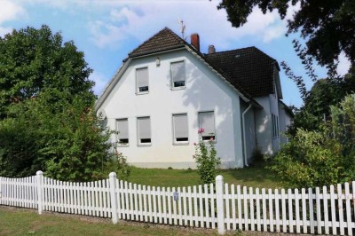 Geräumiges Landhaus mit Pferdeboxen in Garbsen