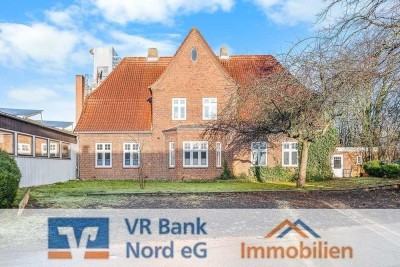 Stilvolles Einfamilienhaus mit Einliegerwohnung und großer Werkstatt (ehemals Tischlerei)